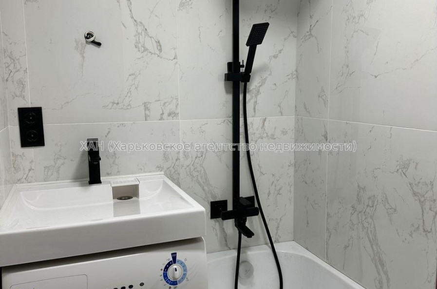 Продам квартиру, Победы просп. , 2 кім., 45.20 м², капитальный ремонт 