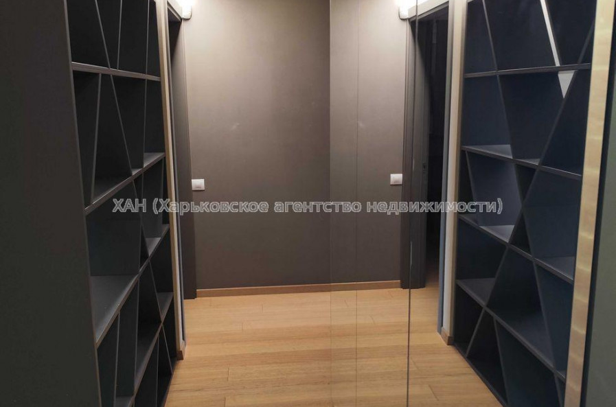 Продам квартиру, Свободы ул. , 3  ком., 67 м², авторский дизайн 