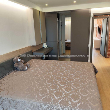 Продам квартиру, Свободы ул. , 3  ком., 67 м², авторский дизайн 