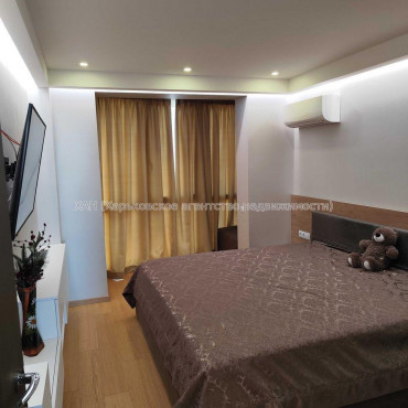 Продам квартиру, Свободы ул. , 3  ком., 67 м², авторский дизайн 