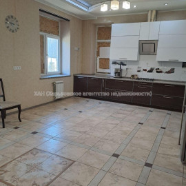 Продам будинок, Низовая ул. , 400 м², 6 соток, косметический ремонт