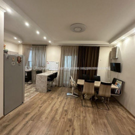 Продам квартиру, Независимости пр-т , 3 кім., 85 м², евроремонт