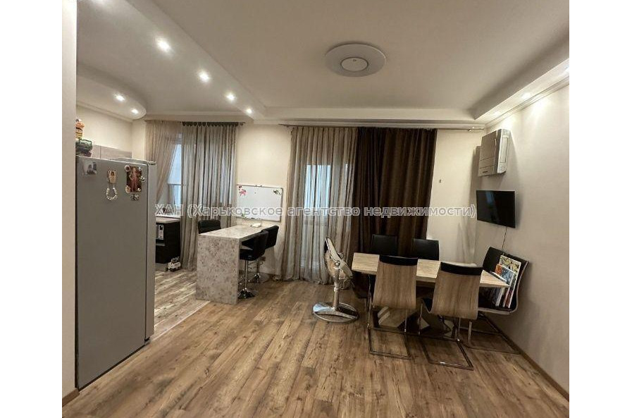 Продам квартиру, Независимости пр-т , 3 кім., 85 м², евроремонт 