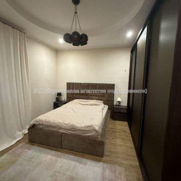 Продам квартиру, Независимости пр-т , 3 кім., 85 м², евроремонт 