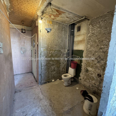 Продам квартиру, Амосова ул. , 3 кім., 67 м², без внутренних работ 