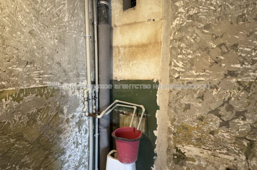 Продам квартиру, Амосова ул. , 3 кім., 67 м², без внутренних работ 