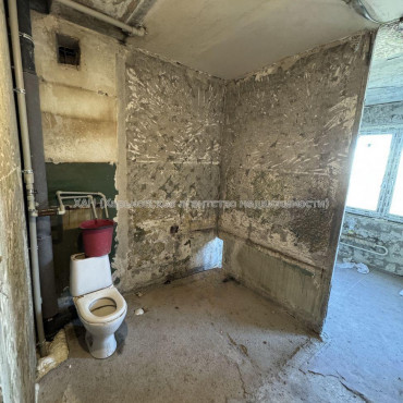 Продам квартиру, Амосова ул. , 3 кім., 67 м², без внутренних работ 