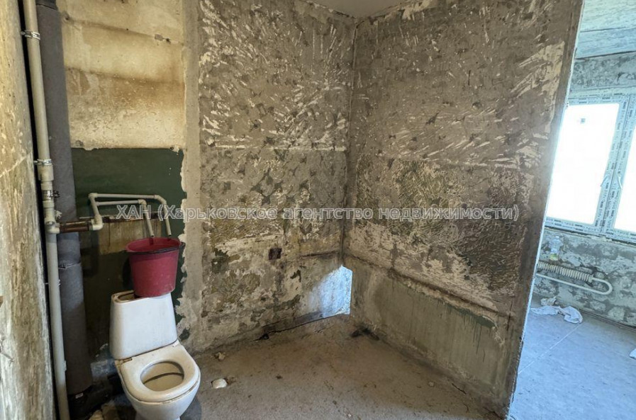 Продам квартиру, Амосова ул. , 3 кім., 67 м², без внутренних работ 