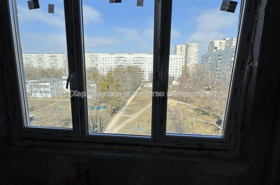 Продам квартиру, Амосова ул. , 3 кім., 67 м², без внутренних работ 