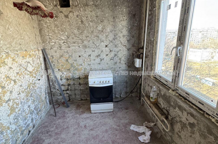 Продам квартиру, Амосова ул. , 3 кім., 67 м², без внутренних работ 