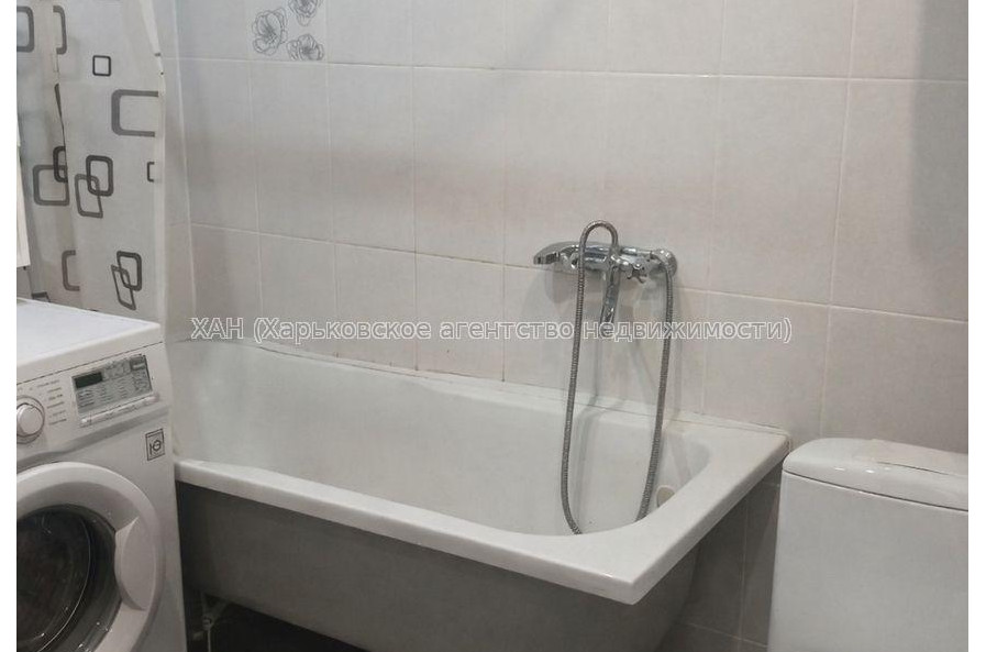 Продам квартиру, Павла Тычины ул. , 1  ком., 32 м², капитальный ремонт 