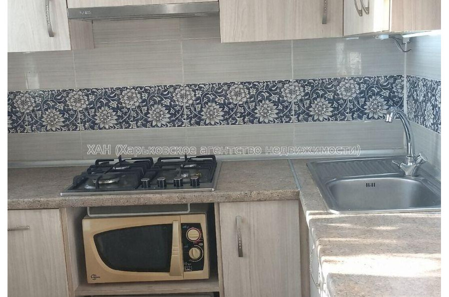 Продам квартиру, Павла Тычины ул. , 1  ком., 32 м², капитальный ремонт 