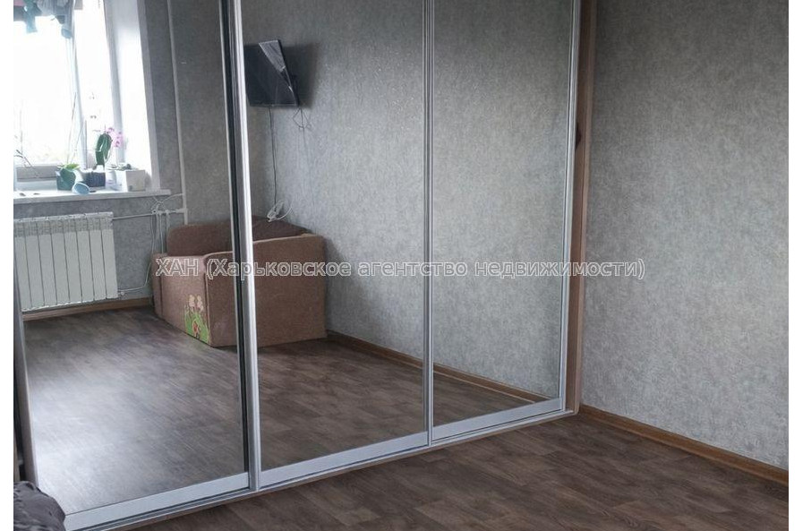 Продам квартиру, Павла Тычины ул. , 1  ком., 32 м², капитальный ремонт 
