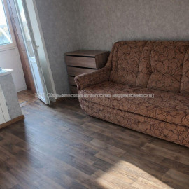 Продам квартиру, Павла Тычины ул. , 1  ком., 32 м², капитальный ремонт