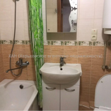 Продам квартиру, Гвардейцев Широнинцев ул. , 2  ком., 43 м², капитальный ремонт 