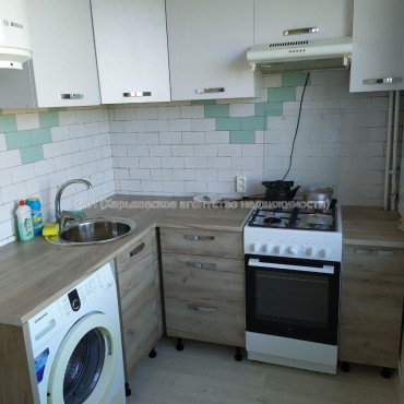 Продам квартиру, Аэрокосмический пр. , 3  ком., 65 м², косметический ремонт 