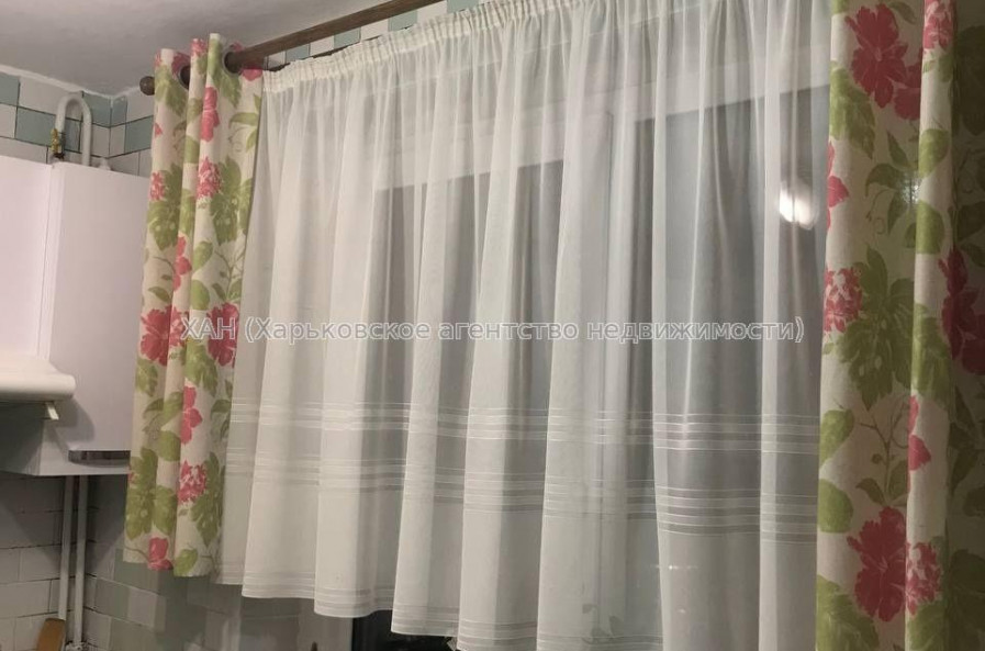 Продам квартиру, Аэрокосмический пр. , 3 кім., 65 м², косметический ремонт 