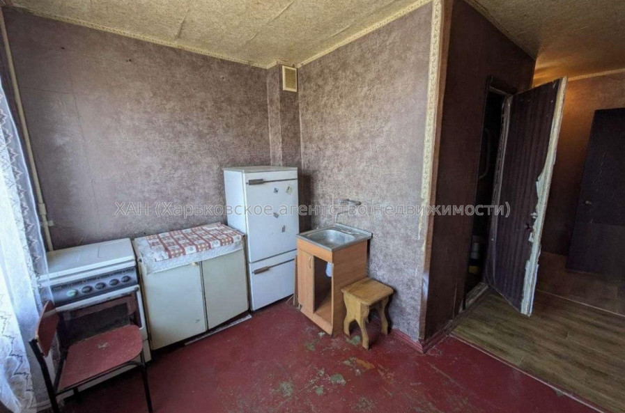 Продам квартиру, Валентиновская ул. , 1 кім., 32 м², советский ремонт 
