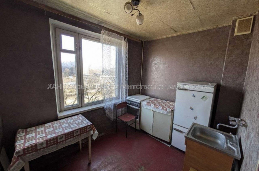 Продам квартиру, Валентиновская ул. , 1 кім., 32 м², советский ремонт 