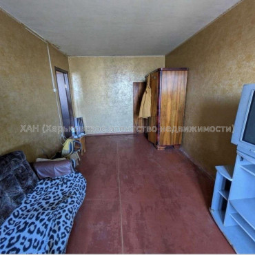 Продам квартиру, Валентиновская ул. , 1 кім., 32 м², советский ремонт 