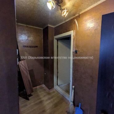 Продам квартиру, Валентиновская ул. , 1 кім., 32 м², советский ремонт 