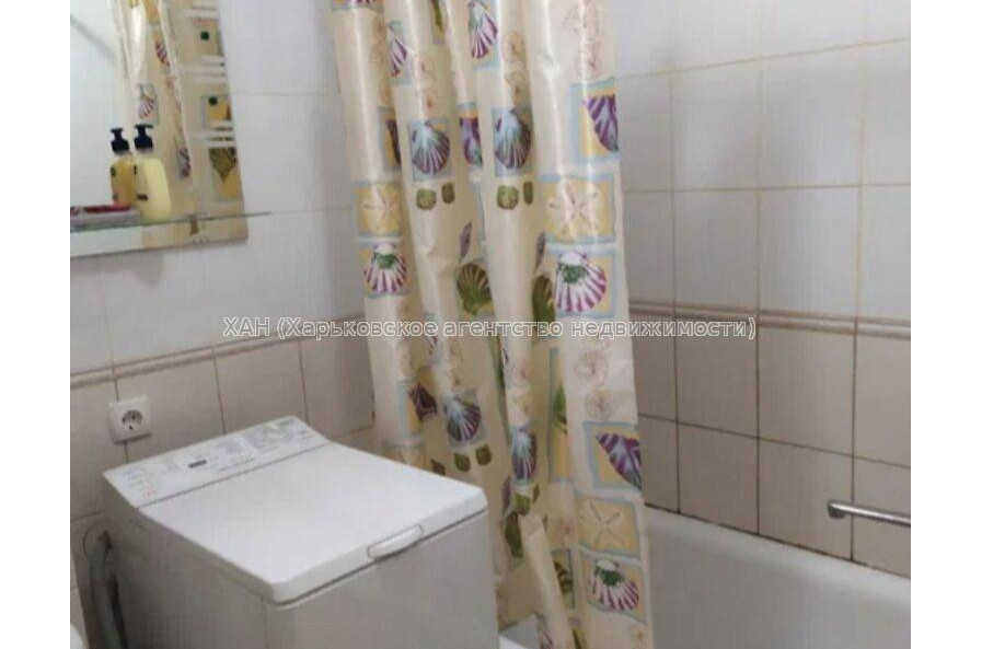 Продам квартиру, Ньютона ул. , 1  ком., 33 м², капитальный ремонт 