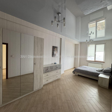 Продам квартиру, Станислава Парталы ул. , 3 кім., 90 м², евроремонт 