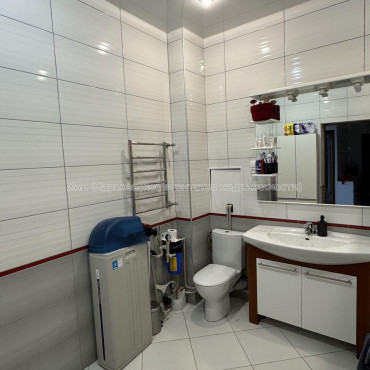 Продам квартиру, Станислава Парталы ул. , 3 кім., 90 м², евроремонт 