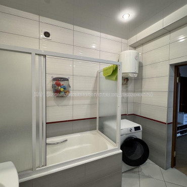 Продам квартиру, Станислава Парталы ул. , 3 кім., 90 м², евроремонт 