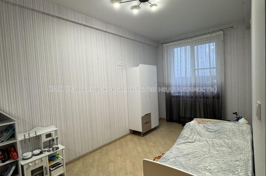 Продам квартиру, Станислава Парталы ул. , 3 кім., 90 м², евроремонт 