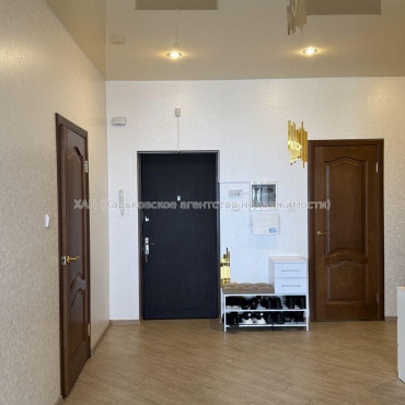 Продам квартиру, Станислава Парталы ул. , 3 кім., 90 м², евроремонт 