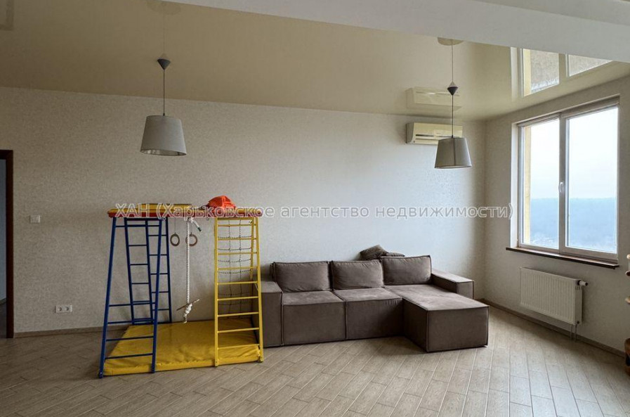 Продам квартиру, Станислава Парталы ул. , 3 кім., 90 м², евроремонт 