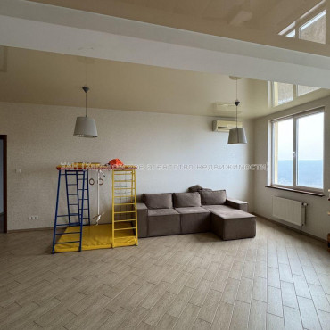 Продам квартиру, Станислава Парталы ул. , 3 кім., 90 м², евроремонт 