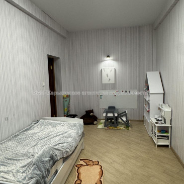 Продам квартиру, Станислава Парталы ул. , 3 кім., 90 м², евроремонт 