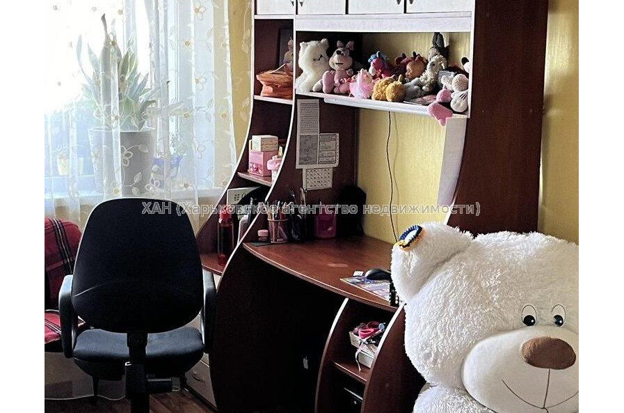 Продам квартиру, Солнечная ул. , 3 кім., 68.80 м², капитальный ремонт 