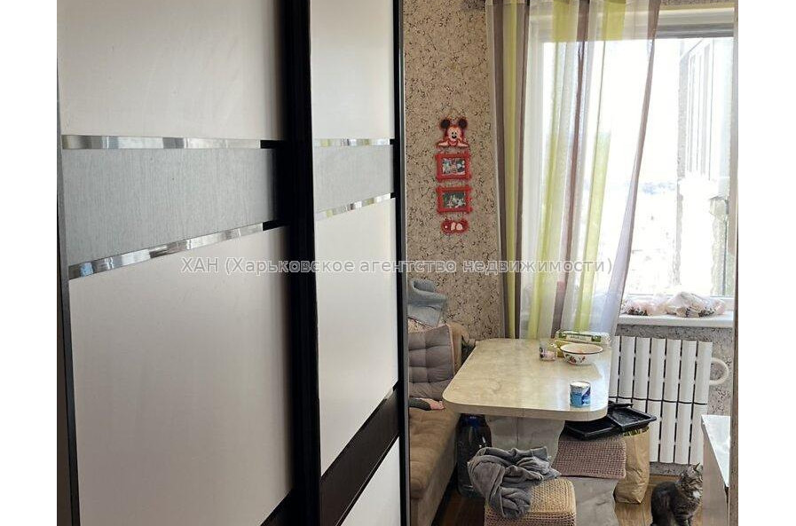 Продам квартиру, Солнечная ул. , 3 кім., 68.80 м², капитальный ремонт 