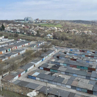 Продам квартиру, Солнечная ул. , 3 кім., 68.80 м², капитальный ремонт 