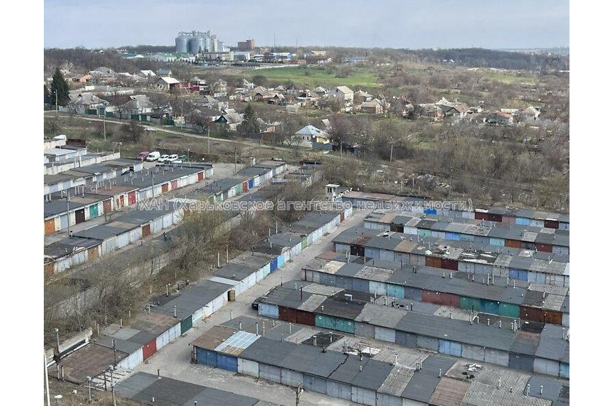 Продам квартиру, Солнечная ул. , 3 кім., 68.80 м², капитальный ремонт 