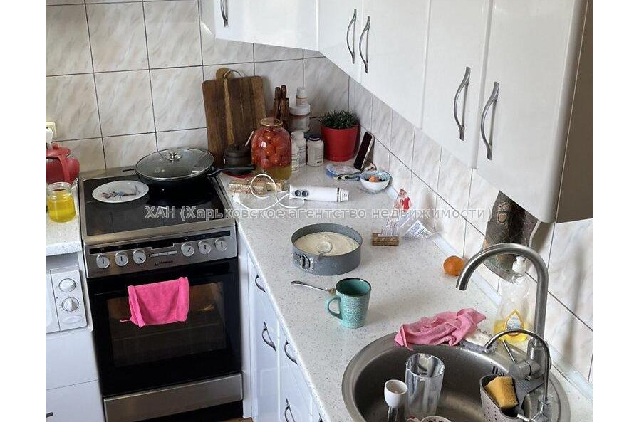 Продам квартиру, Солнечная ул. , 3 кім., 68.80 м², капитальный ремонт 