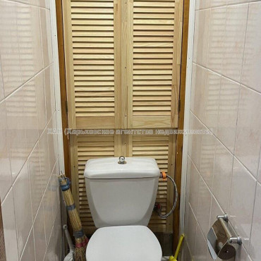 Продам квартиру, Солнечная ул. , 3 кім., 68.80 м², капитальный ремонт 