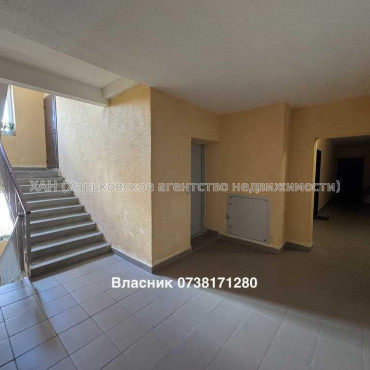 Продам квартиру, Ньютона ул. , 2 кім., 41 м², частичный ремонт 