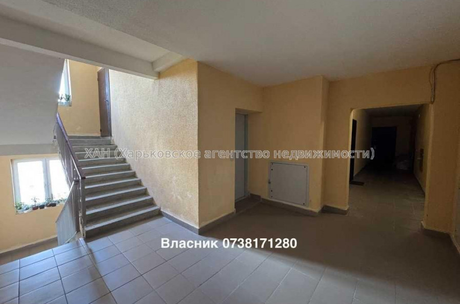 Продам квартиру, Ньютона ул. , 2 кім., 41 м², частичный ремонт 