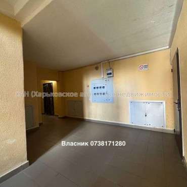 Продам квартиру, Ньютона ул. , 2 кім., 41 м², частичный ремонт 