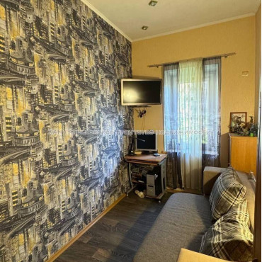 Продам квартиру, Чеботарская ул. , 1 кім., 32.40 м², советский ремонт 