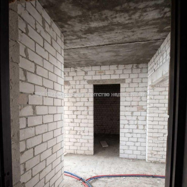 Продам квартиру, Мира ул. , 2  ком., 58 м², без внутренних работ 