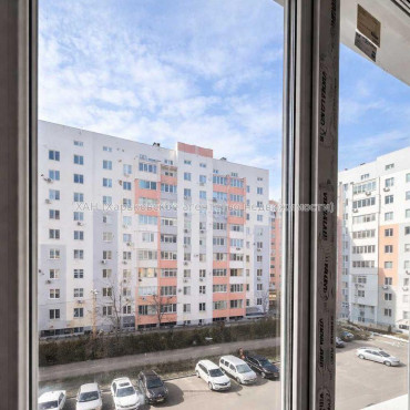 Продам квартиру, Мира ул. , 2  ком., 58 м², без внутренних работ 