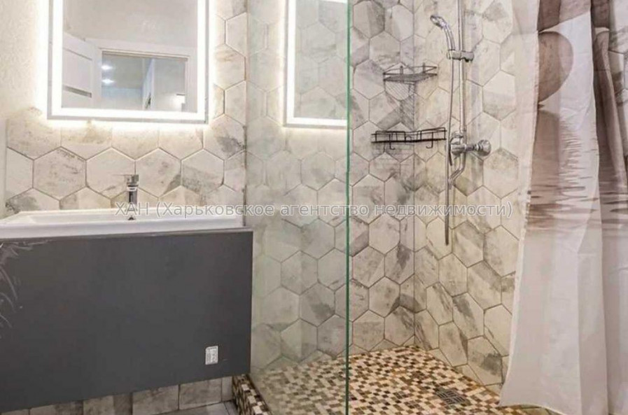 Продам квартиру, Мирная ул. , 2  ком., 60 м², евроремонт 