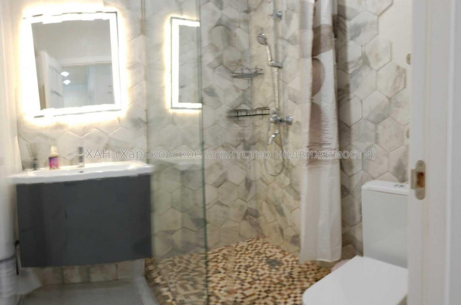 Продам квартиру, Мирная ул. , 2  ком., 60 м², евроремонт 