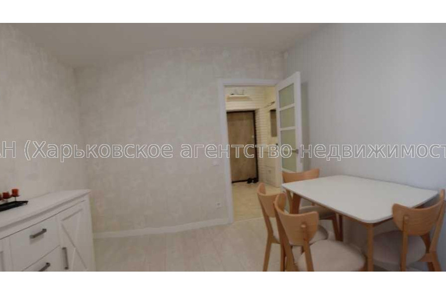 Продам квартиру, Мирная ул. , 2  ком., 60 м², евроремонт 