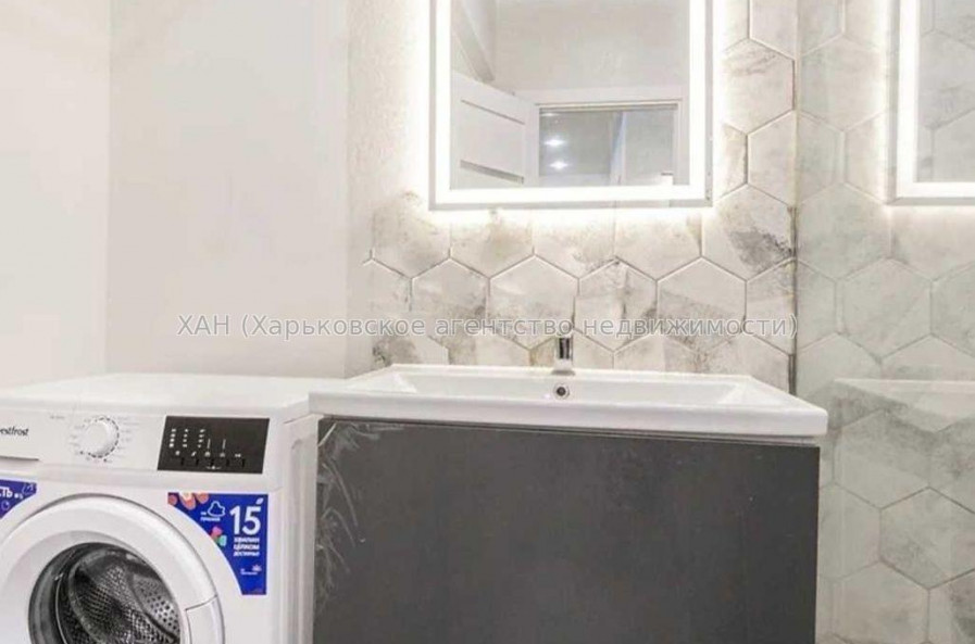 Продам квартиру, Мирная ул. , 2  ком., 60 м², евроремонт 